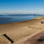 Vivid - Ideal Fuer 4 - Strandnaehe Mit 2 Terrassen - 2 Sz & Wz Lägenhet