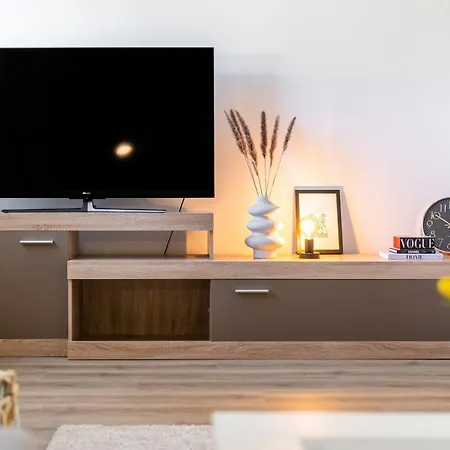 Vivid - Ideal Fuer 4 - Strandnaehe Mit 2 Terrassen - 2 Sz & Wz Apartamento Varel
