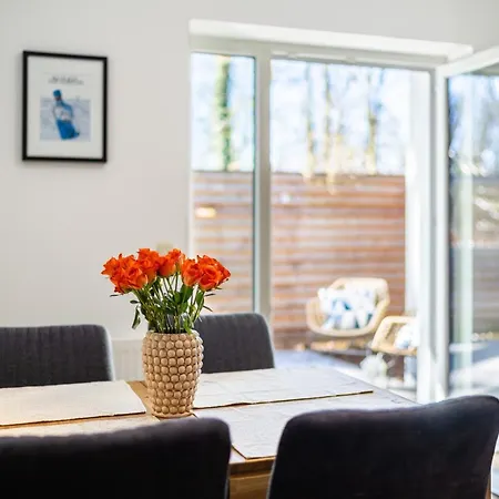 Vivid - Ideal Fuer 4 - Strandnaehe Mit 2 Terrassen - 2 Sz & Wz Varel