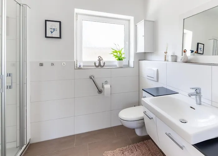 Vivid - Ideal Fuer 4 - Strandnaehe Mit 2 Terrassen - 2 Sz & Wz Appartement Varel