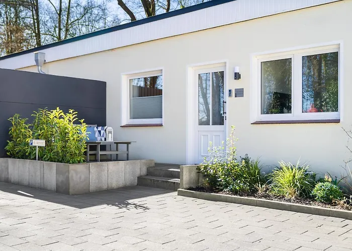 Vivid - Ideal Fuer 4 - Strandnaehe Mit 2 Terrassen - 2 Sz & Wz Appartement Varel